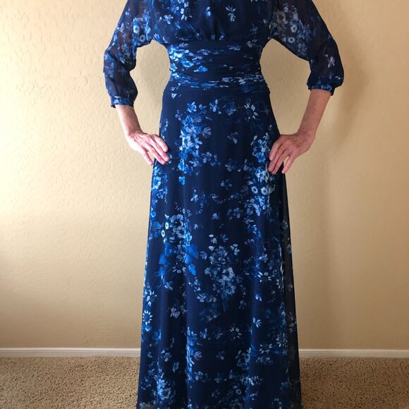 New Teri Jon by Ricki Freeman Mock Neck Chiffon Gown - Picture 14 of 14